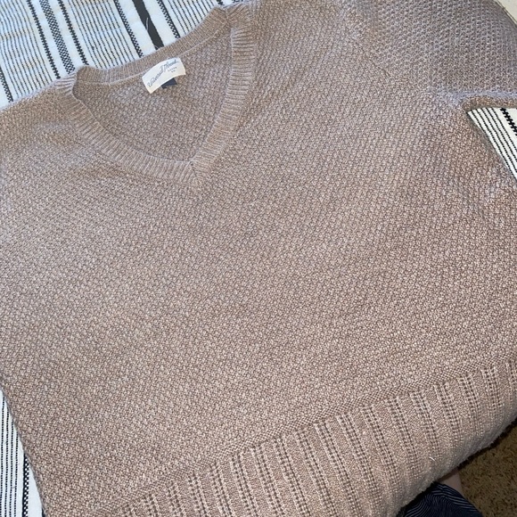 Universal Threads Sweater - Picture 1 of 6